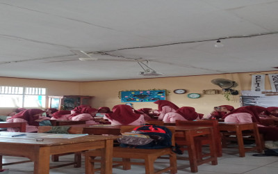 Merahkan SMK Emyu !